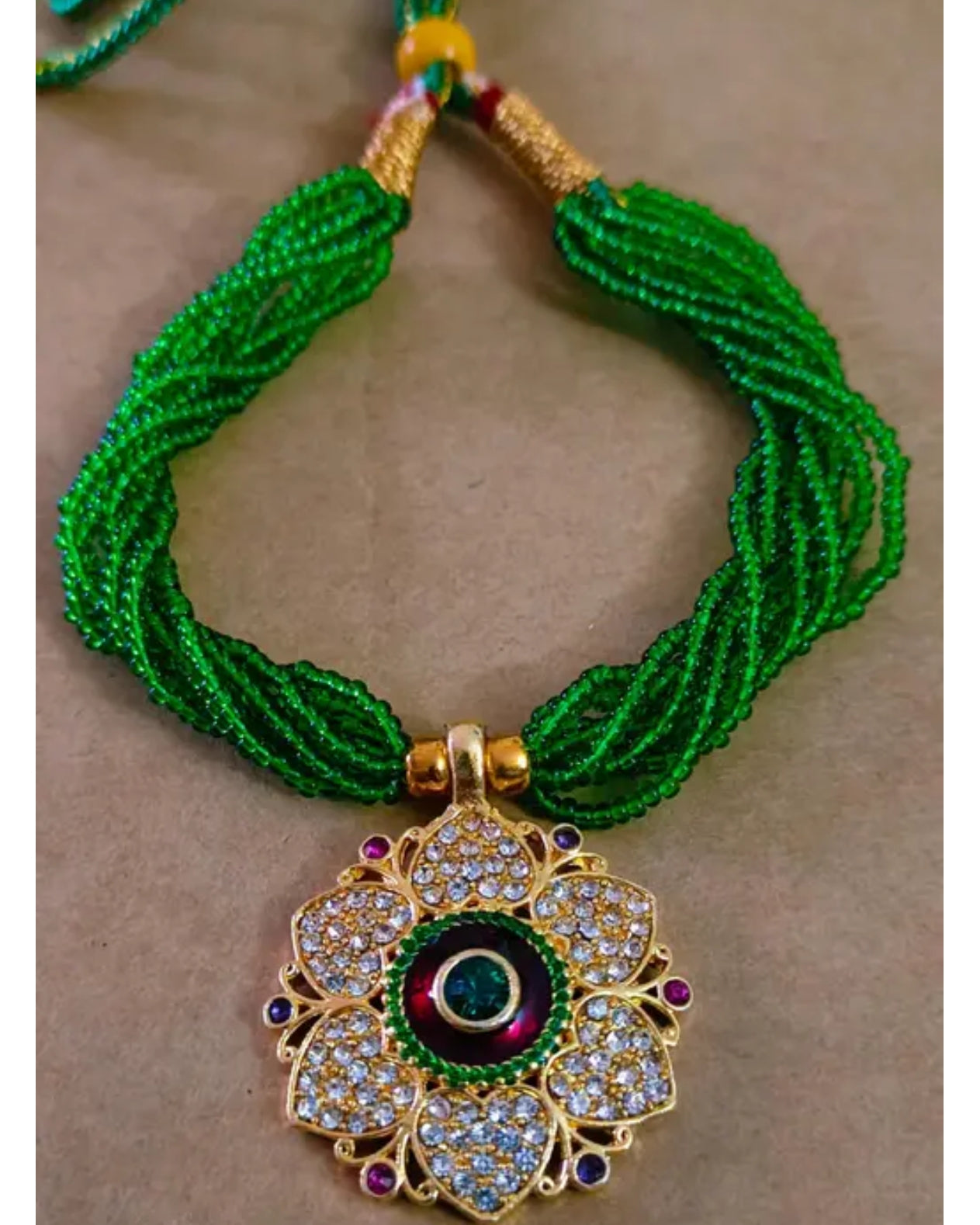 Pendent set