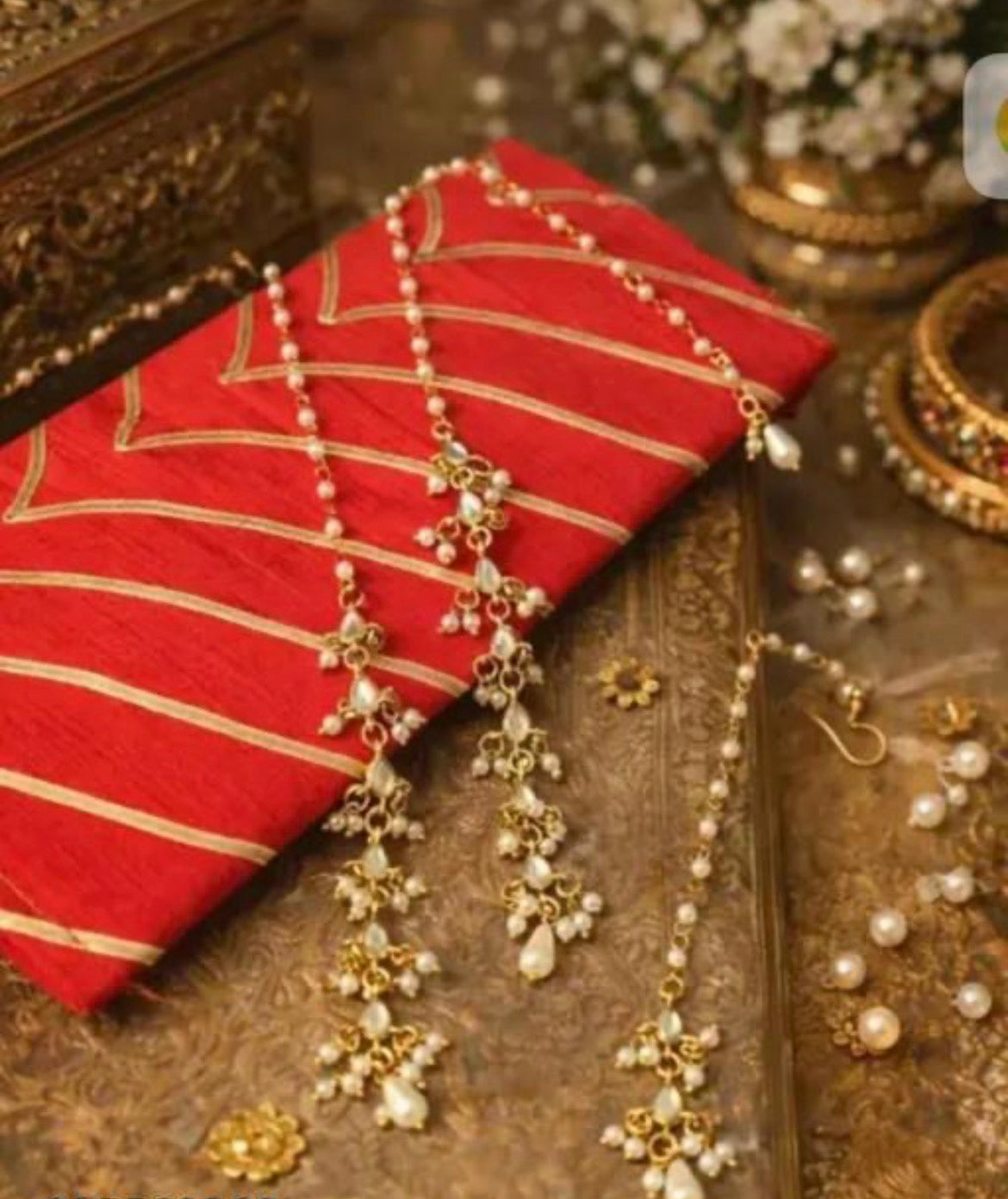 White Kundan Earrings and Tika Set