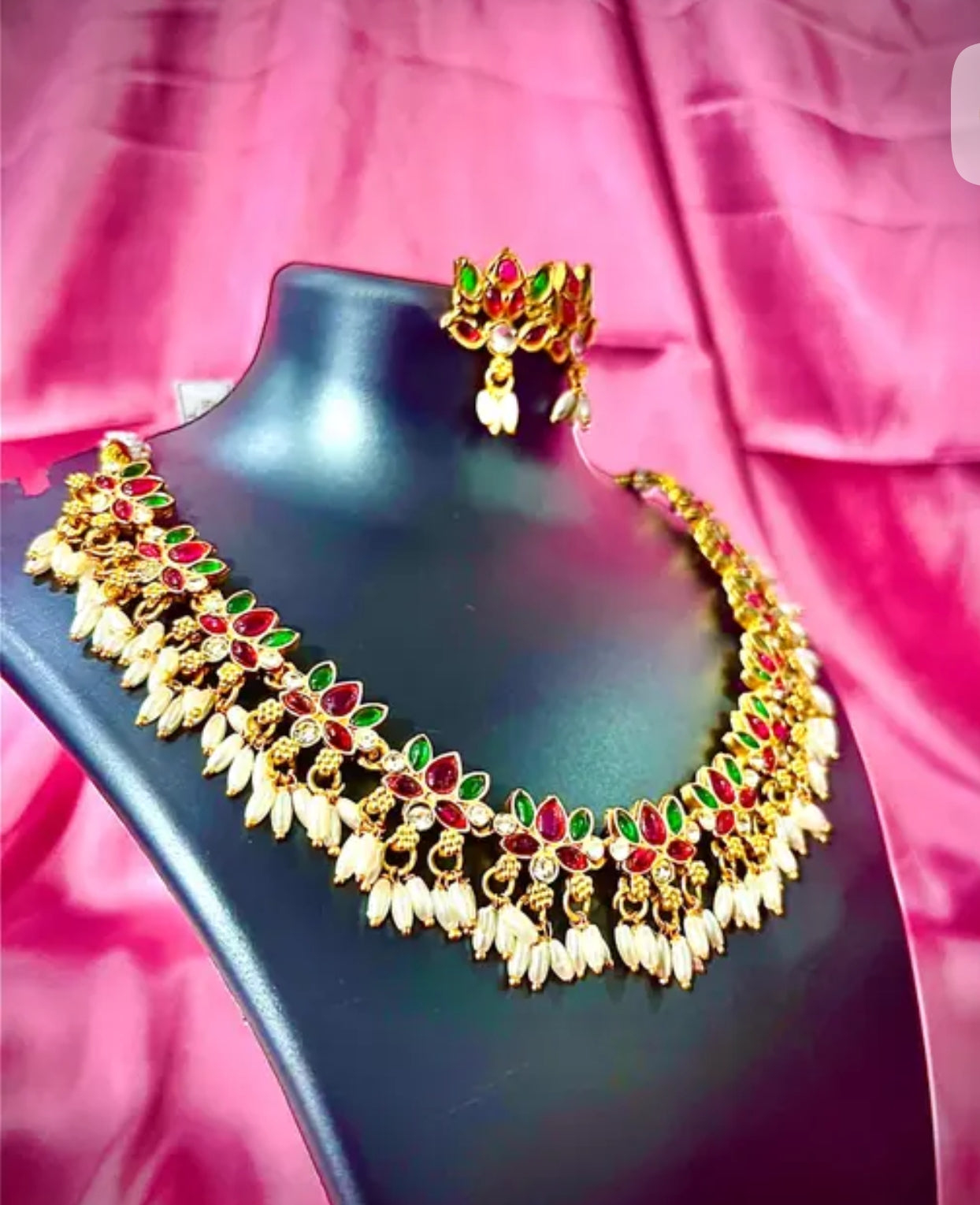 Multicolour lotus chokar