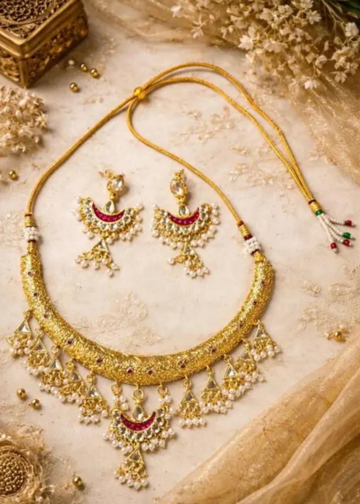 Hasli Set With Earrings