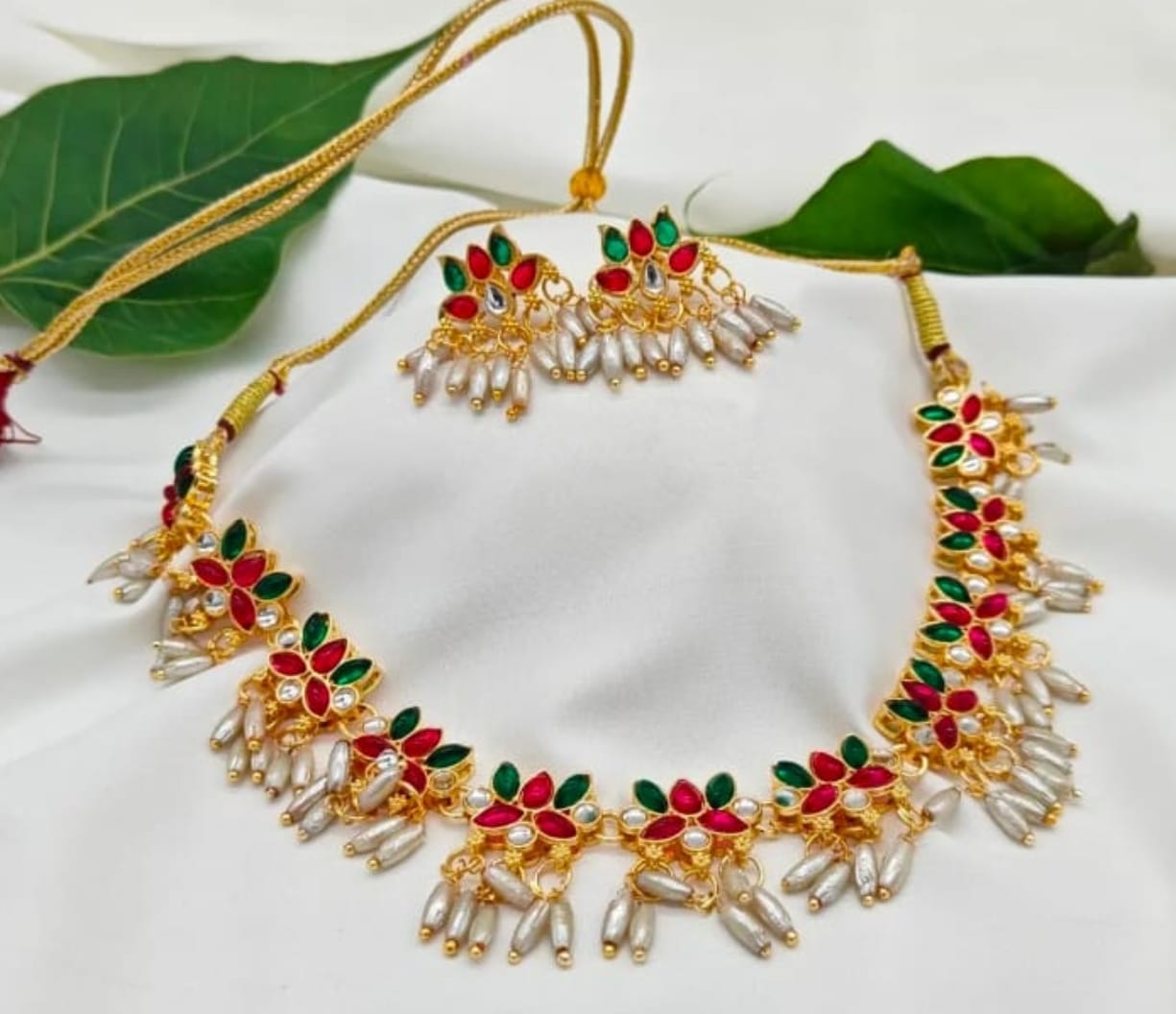 Multicolour lotus chokar